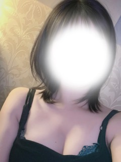 新山　ゆか
